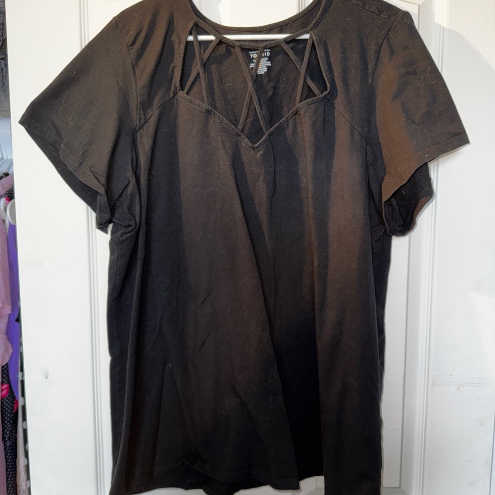 torrid Black Short Sleeve Top with Crisscross Neckline